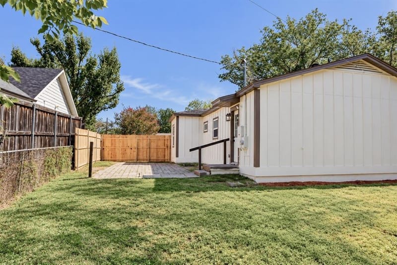 2219 Morgan Street, Irving TX 75062 - Photo 7