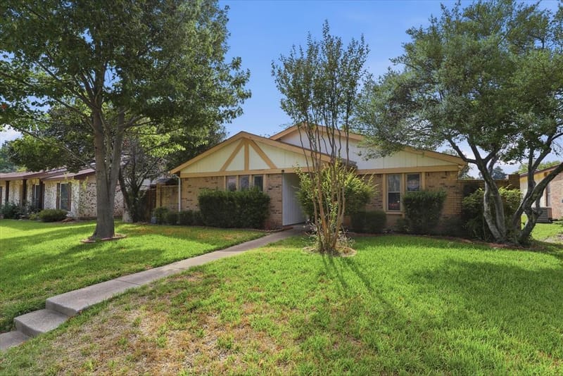 2906 Hazelwood Drive, Garland TX 75044 - Photo 2