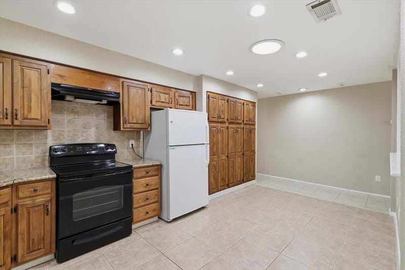 2906 Hazelwood Drive, Garland TX 75044 - Photo 17