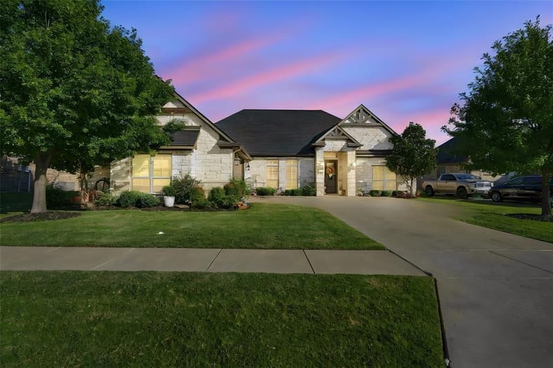 105 Piper Parkway, Waxahachie TX 75165