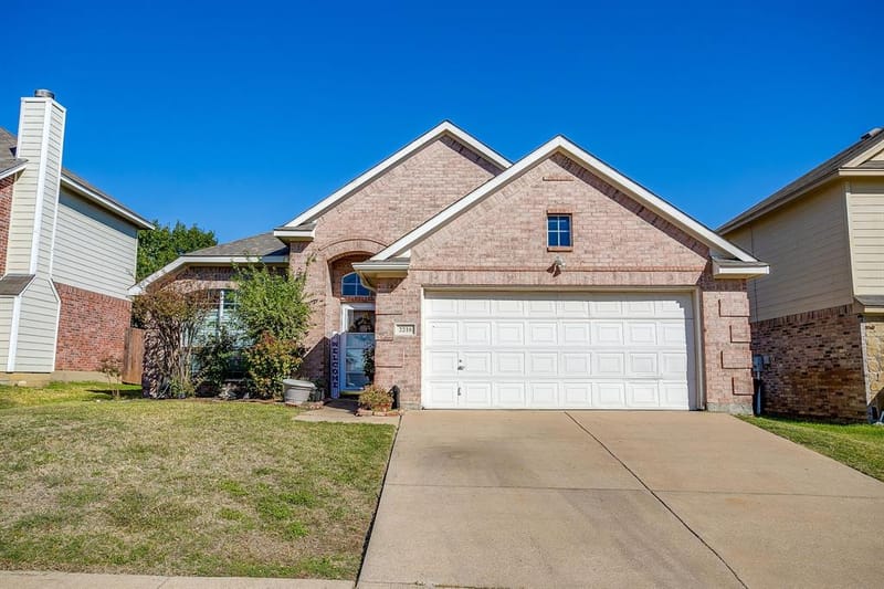 2216 Pacino Drive, Fort Worth TX 76134 - Photo 3