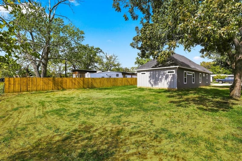 407 Bass Street, Bridgeport TX 76426 - Photo 32