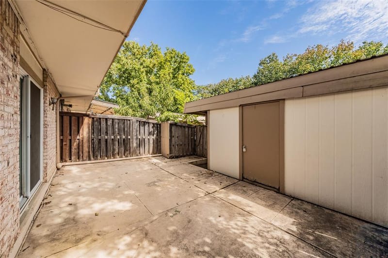 220 Westview Terrace, Arlington TX 76013 - Photo 3