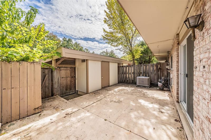 220 Westview Terrace, Arlington TX 76013 - Photo 5