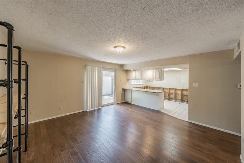 220 Westview Terrace, Arlington TX 76013 - Photo 11