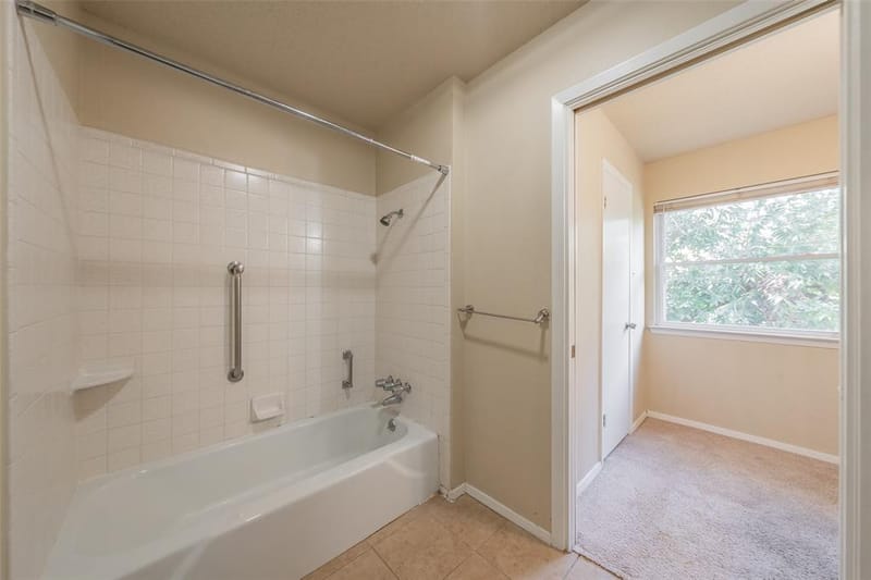 220 Westview Terrace, Arlington TX 76013 - Photo 31