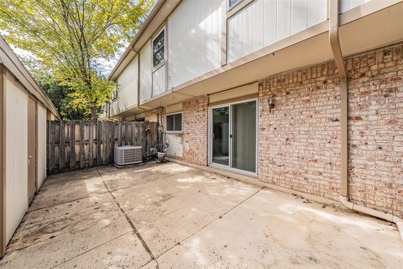 220 Westview Terrace, Arlington TX 76013 - Photo 4