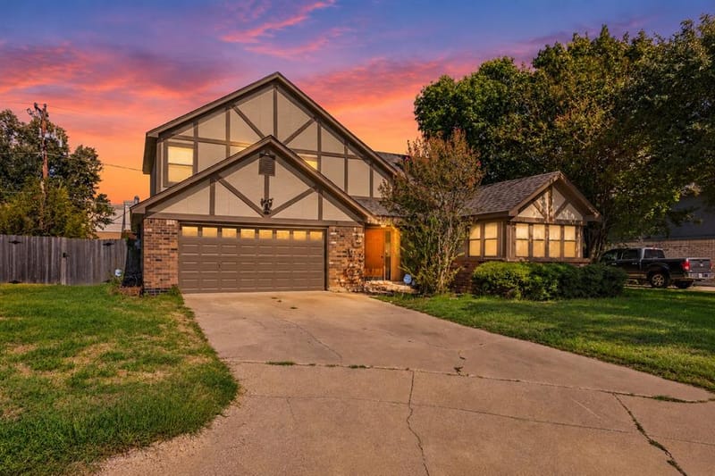 1107 Port Au Prince Drive, Arlington TX 76012