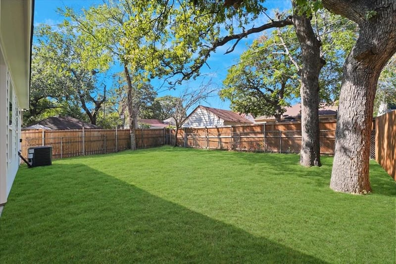 1125 Cleckler Avenue, Fort Worth TX 76111 - Photo 24