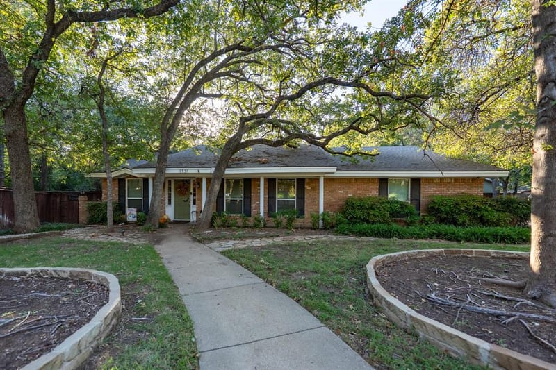 1731 Park Ridge Terrace, Arlington TX 76012
