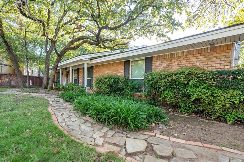 1731 Park Ridge Terrace, Arlington TX 76012 - Photo 4