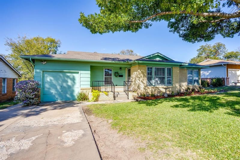 3304 Creston Avenue, Fort Worth TX 76133 - Photo 3