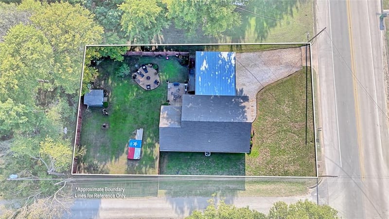 308 E Evans Street, Saint Jo TX 76265 - Photo 23