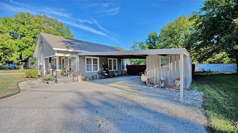 308 E Evans Street, Saint Jo TX 76265 - Photo 13