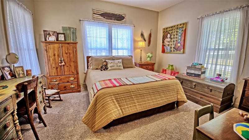 308 E Evans Street, Saint Jo TX 76265 - Photo 7