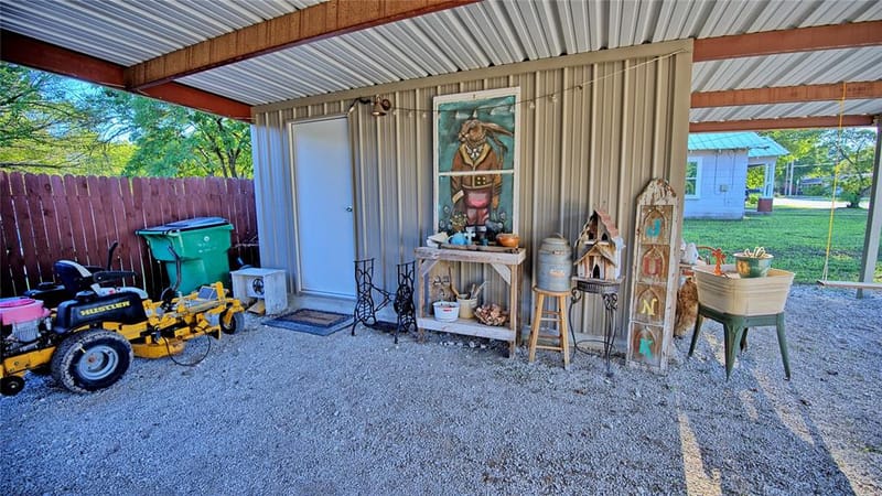 308 E Evans Street, Saint Jo TX 76265 - Photo 20