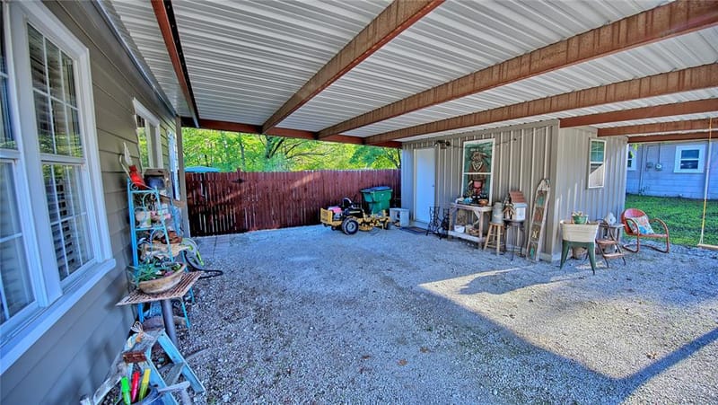 308 E Evans Street, Saint Jo TX 76265 - Photo 19