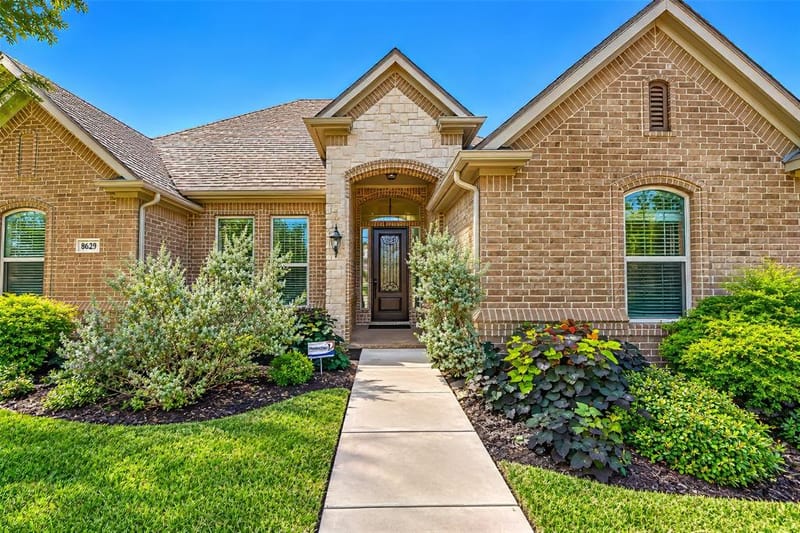 8629 Wishing Tree Lane, North Richland Hills TX 76182 - Photo 2