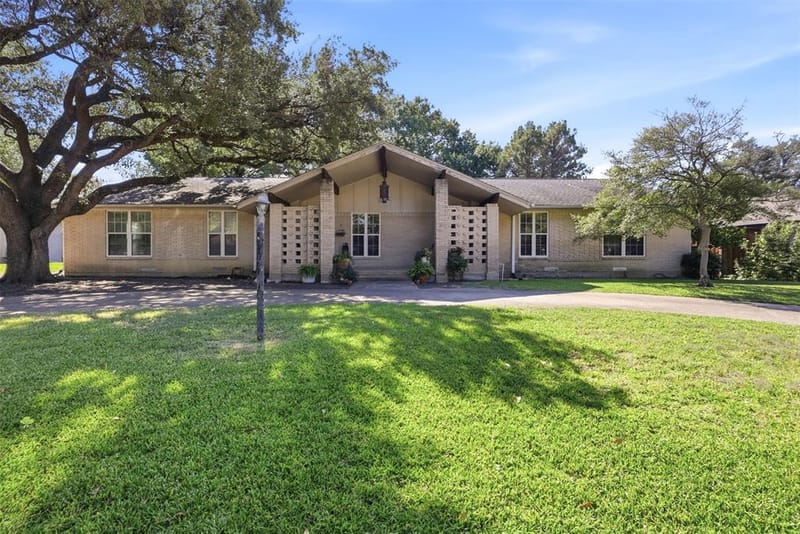 7806 Woodstone Lane, Dallas TX 75248