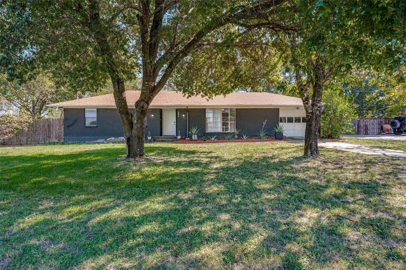 1822 Glenn Lane, Glenn Heights TX 75154