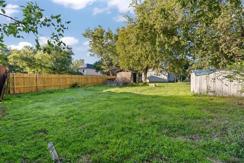 310 Eastland Street, Cleburne TX 76031 - Photo 22