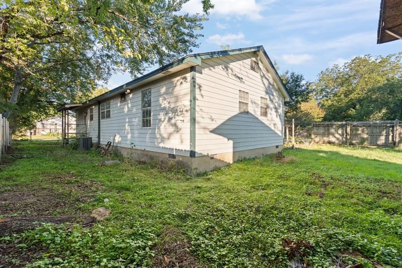 310 Eastland Street, Cleburne TX 76031 - Photo 20