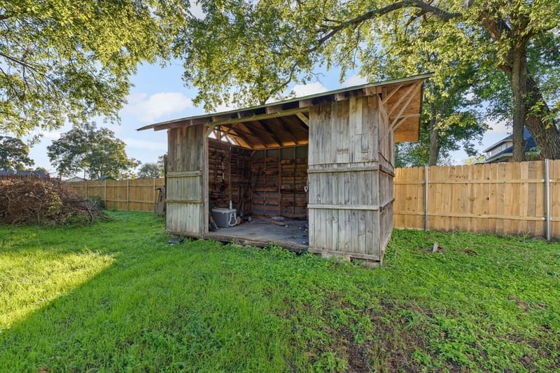 310 Eastland Street, Cleburne TX 76031 - Photo 19