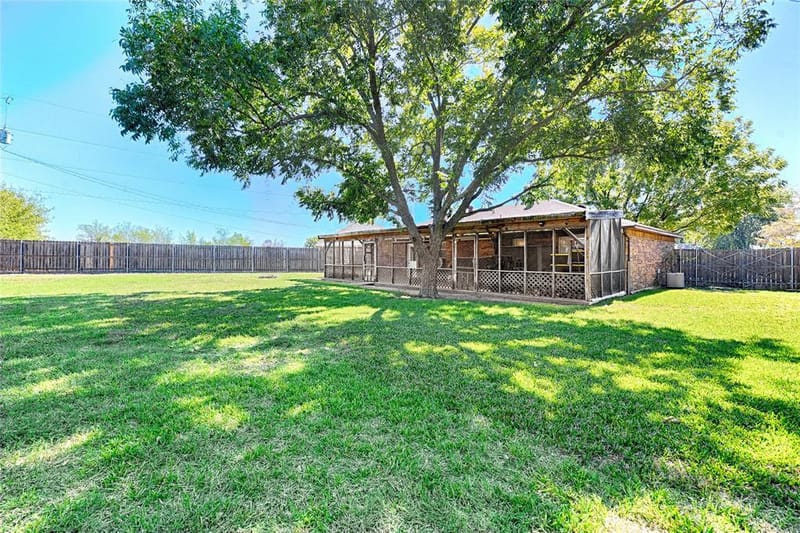 305 Tejas Drive, Glenn Heights TX 75154 - Photo 2