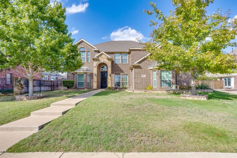 2605 Winding Creek Drive, Midlothian TX 76065 - Photo 2