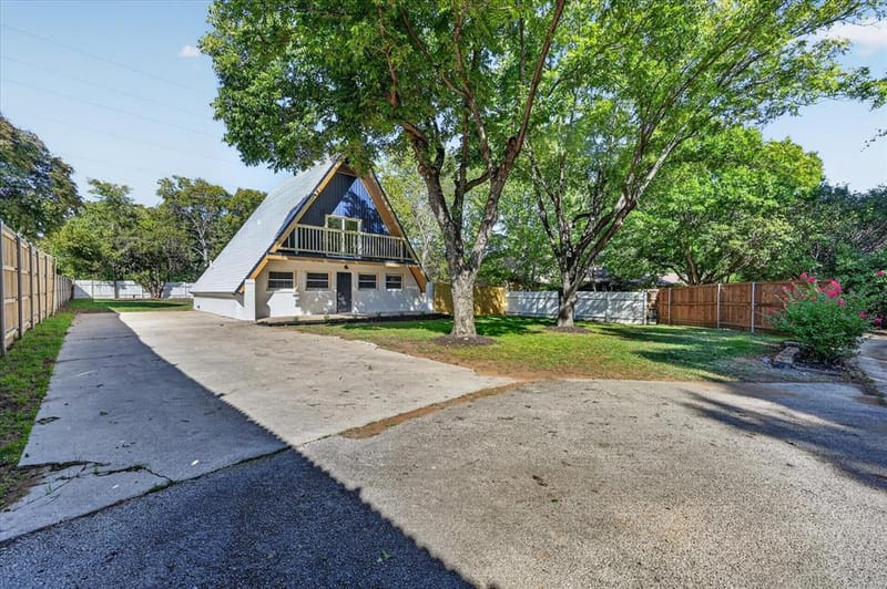 621 Turtledove Lane, Grapevine TX 76051 - Photo 3