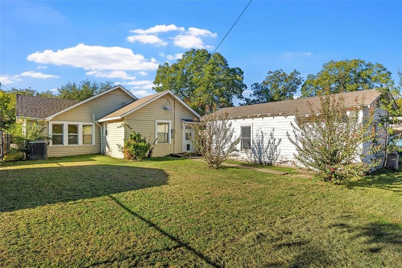 302 W Elm Street, West TX 76691 - Photo 23