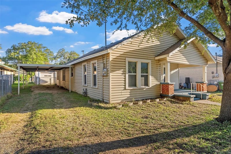 302 W Elm Street, West TX 76691 - Photo 2