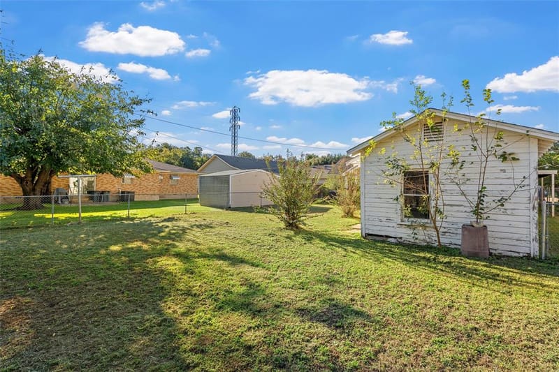 302 W Elm Street, West TX 76691 - Photo 25