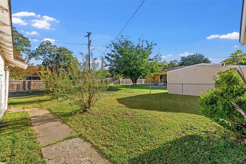 302 W Elm Street, West TX 76691 - Photo 21