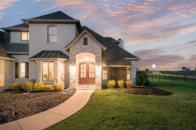 1570 Winding Creek Lane, Rockwall TX 75032 - Photo 2