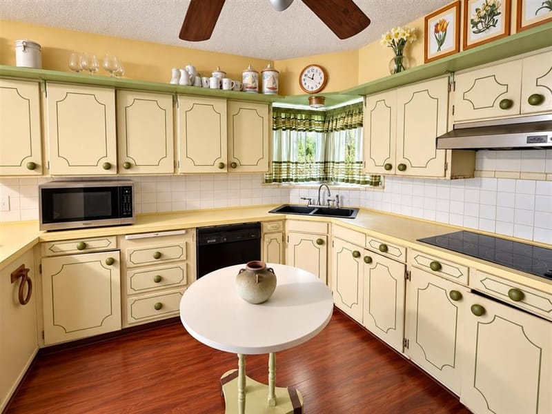 2532 Glencrest Drive, Fort Worth TX 76119 - Photo 9