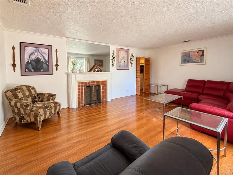 2532 Glencrest Drive, Fort Worth TX 76119 - Photo 4