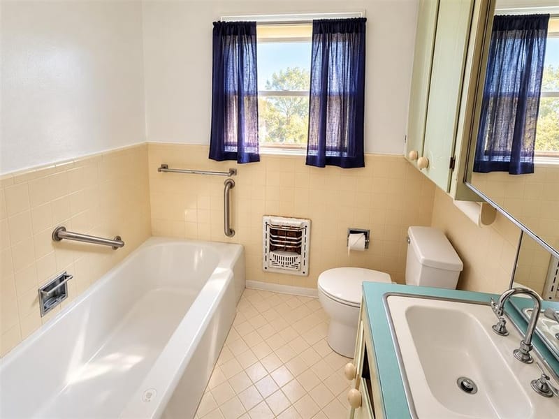 2532 Glencrest Drive, Fort Worth TX 76119 - Photo 21