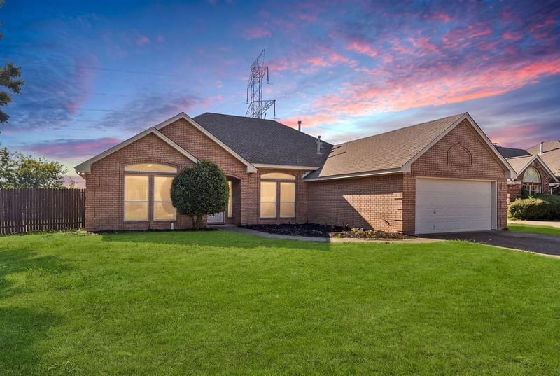 10138 Trail Ridge Drive, Benbrook TX 76126 - Photo 2