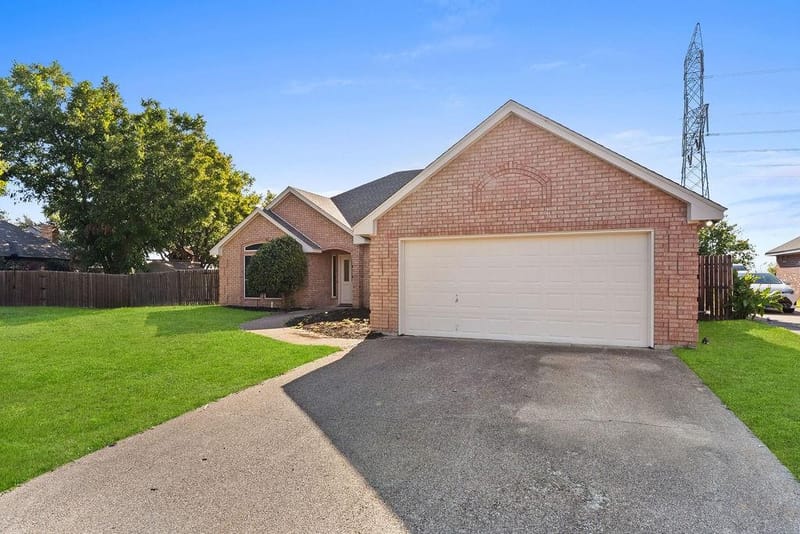 10138 Trail Ridge Drive, Benbrook TX 76126 - Photo 5
