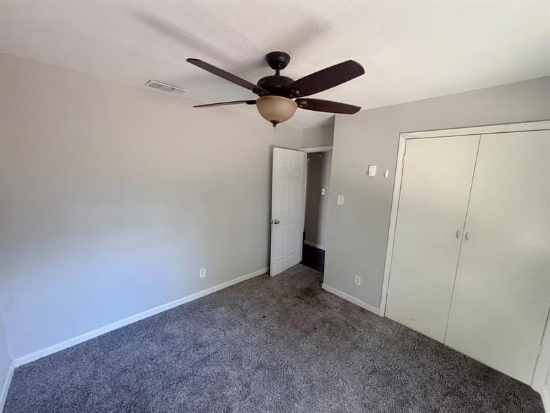 1910 Meadow Lane, Arlington TX 76010 - Photo 6