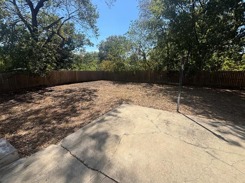 1910 Meadow Lane, Arlington TX 76010 - Photo 12