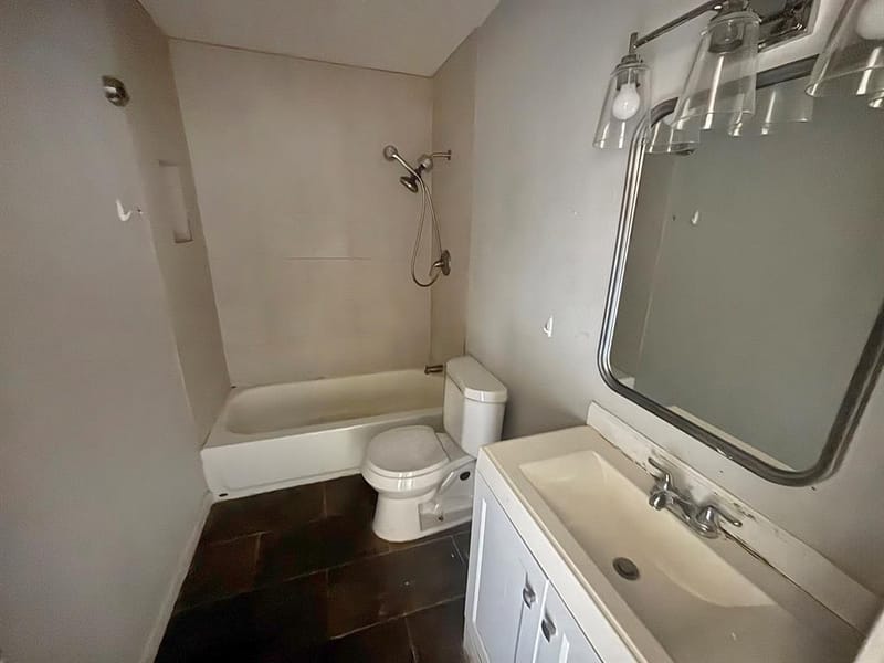 1910 Meadow Lane, Arlington TX 76010 - Photo 4