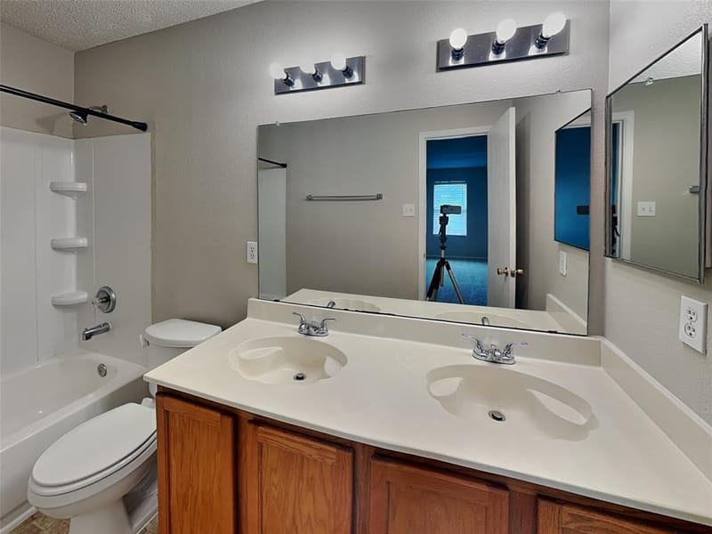 5709 Addington Drive, Fort Worth TX 76135 - Photo 12