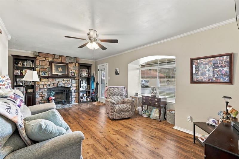 114 Brookshear Drive, Whitesboro TX 76273 - Photo 3
