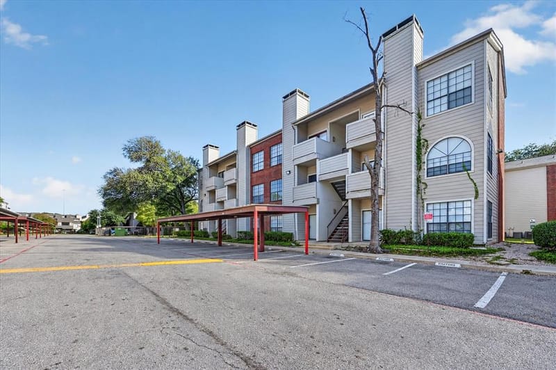 9737 Whitehurst Drive # 51, Dallas TX 75243
