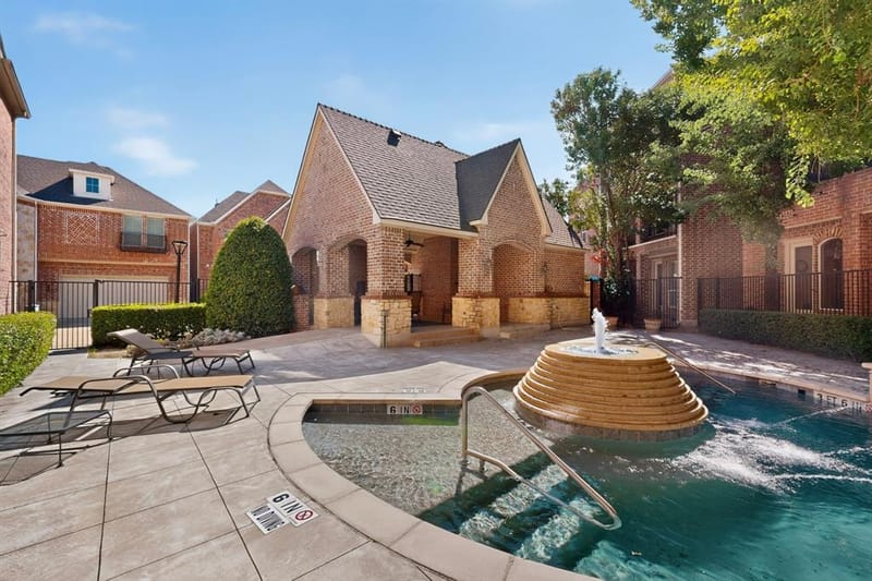 18359 Frankford Lakes Circle, Dallas TX 75252 - Photo 2