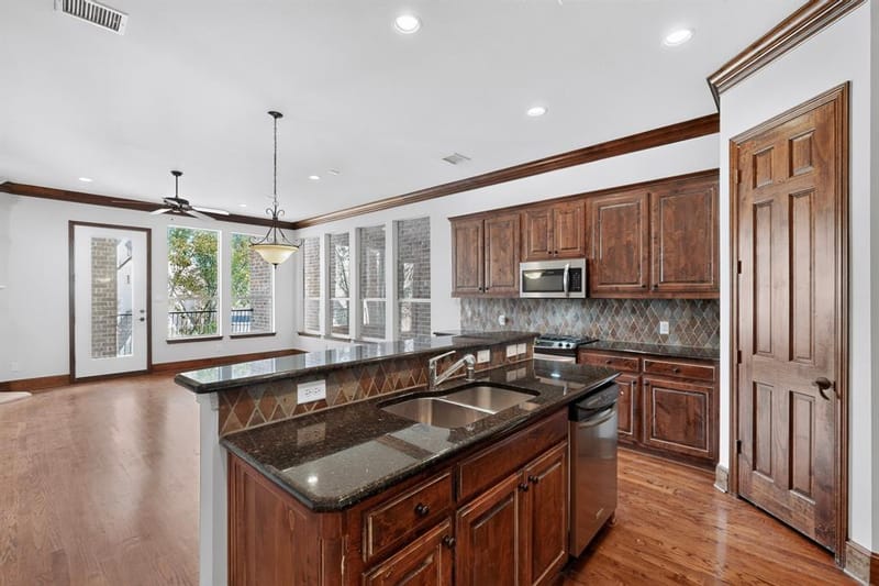 18359 Frankford Lakes Circle, Dallas TX 75252 - Photo 15