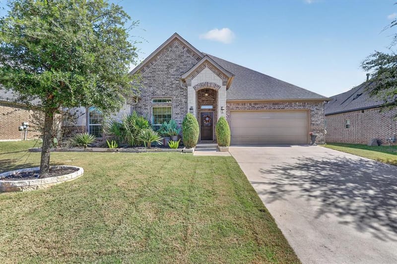3925 Brookdale Road, Benbrook TX 76116