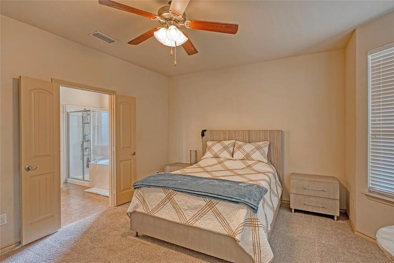 10901 Hawks Landing Road, Fort Worth TX 76052 - Photo 12